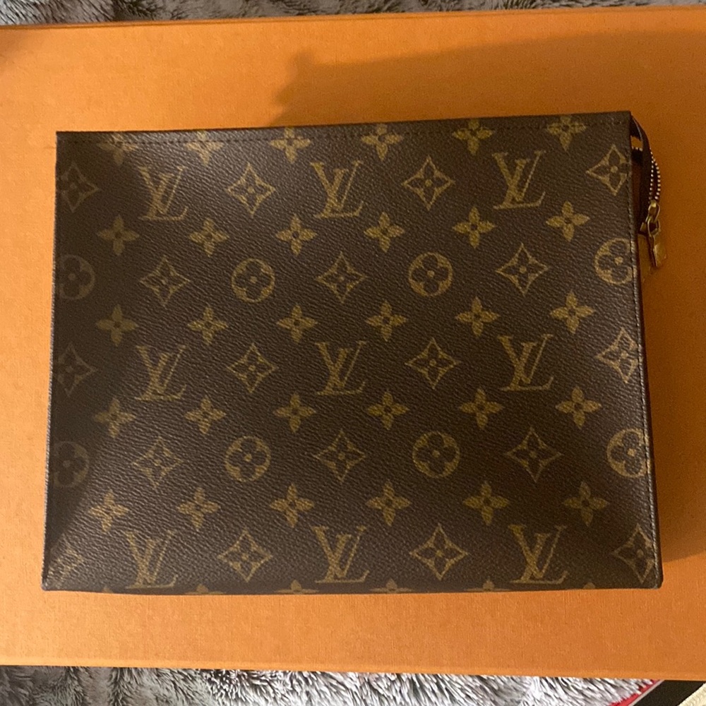 Louis Vuitton Toiletry Pouch 26 in Monogram